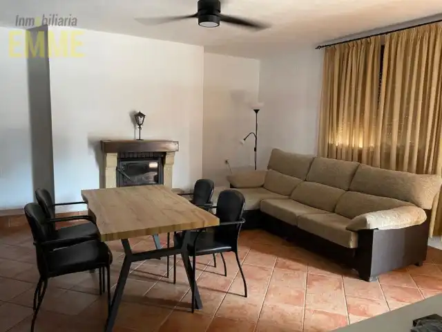 Wohnzimmer von Haus oder Chalet zum Verkauf in Ronda mit Privatgarten, Schwimmbad und Ofen