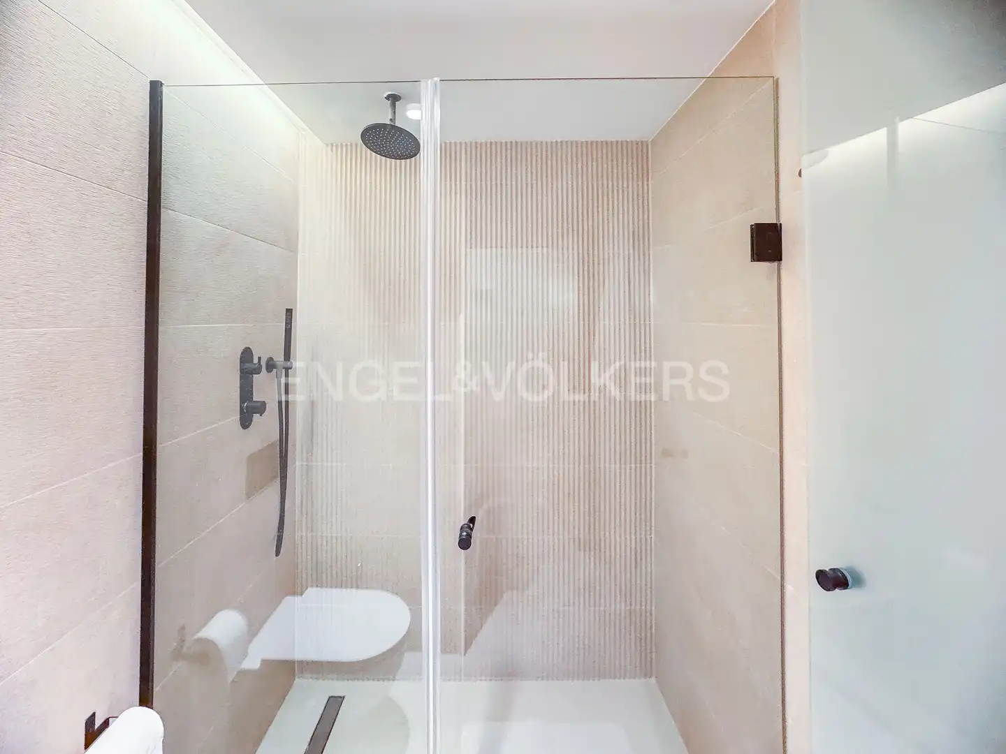 Bathroom of Flat for rent in Barcelona  with Air Conditioner, Heating and Parquet flooring