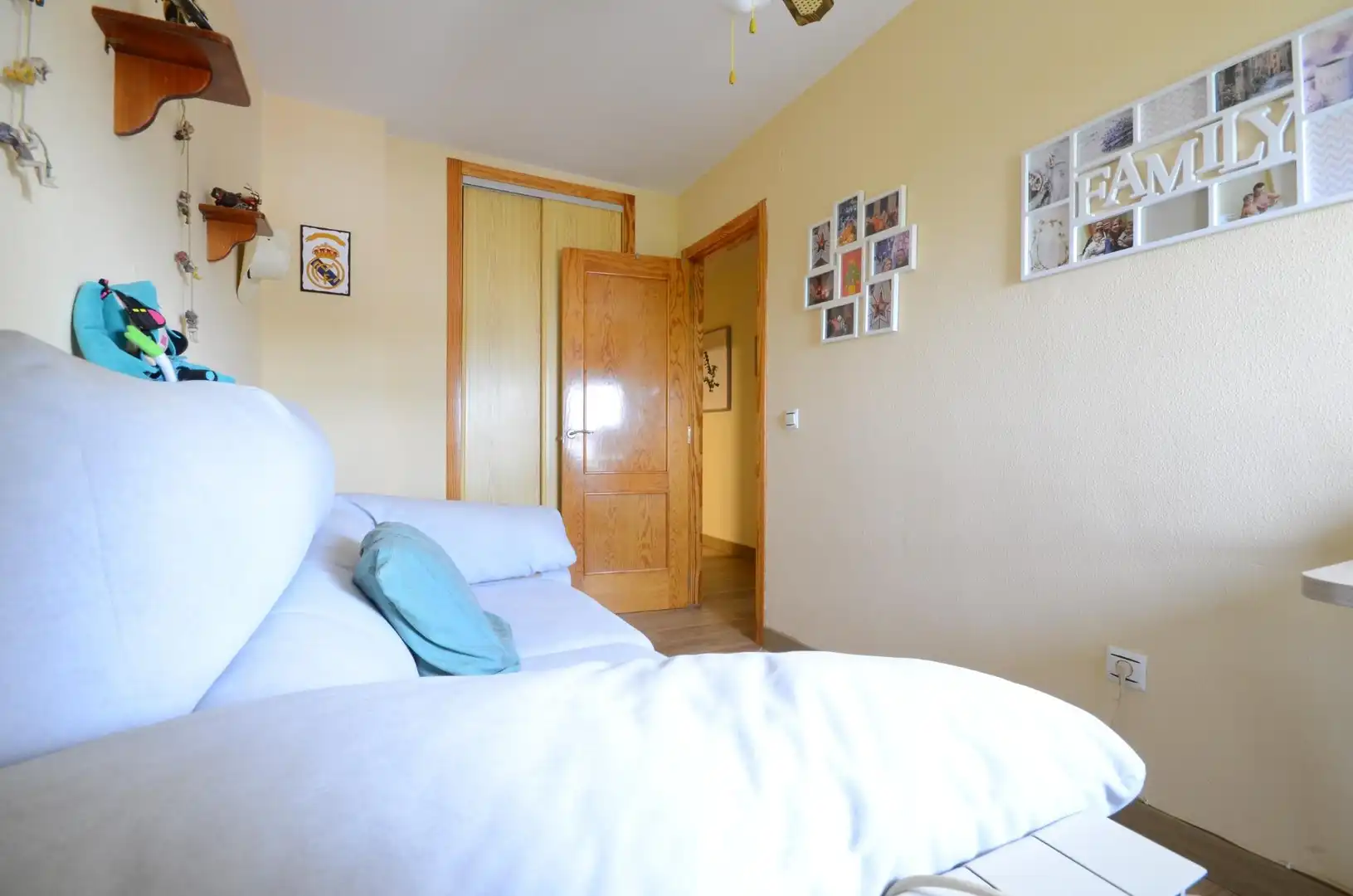 Schlafzimmer von Wohnung zum Verkauf in Ayamonte mit Privatgarten, Terrasse und Gemeinschaftspool