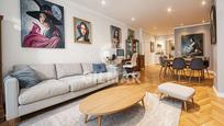 Living room of Flat for sale in  Madrid Capital