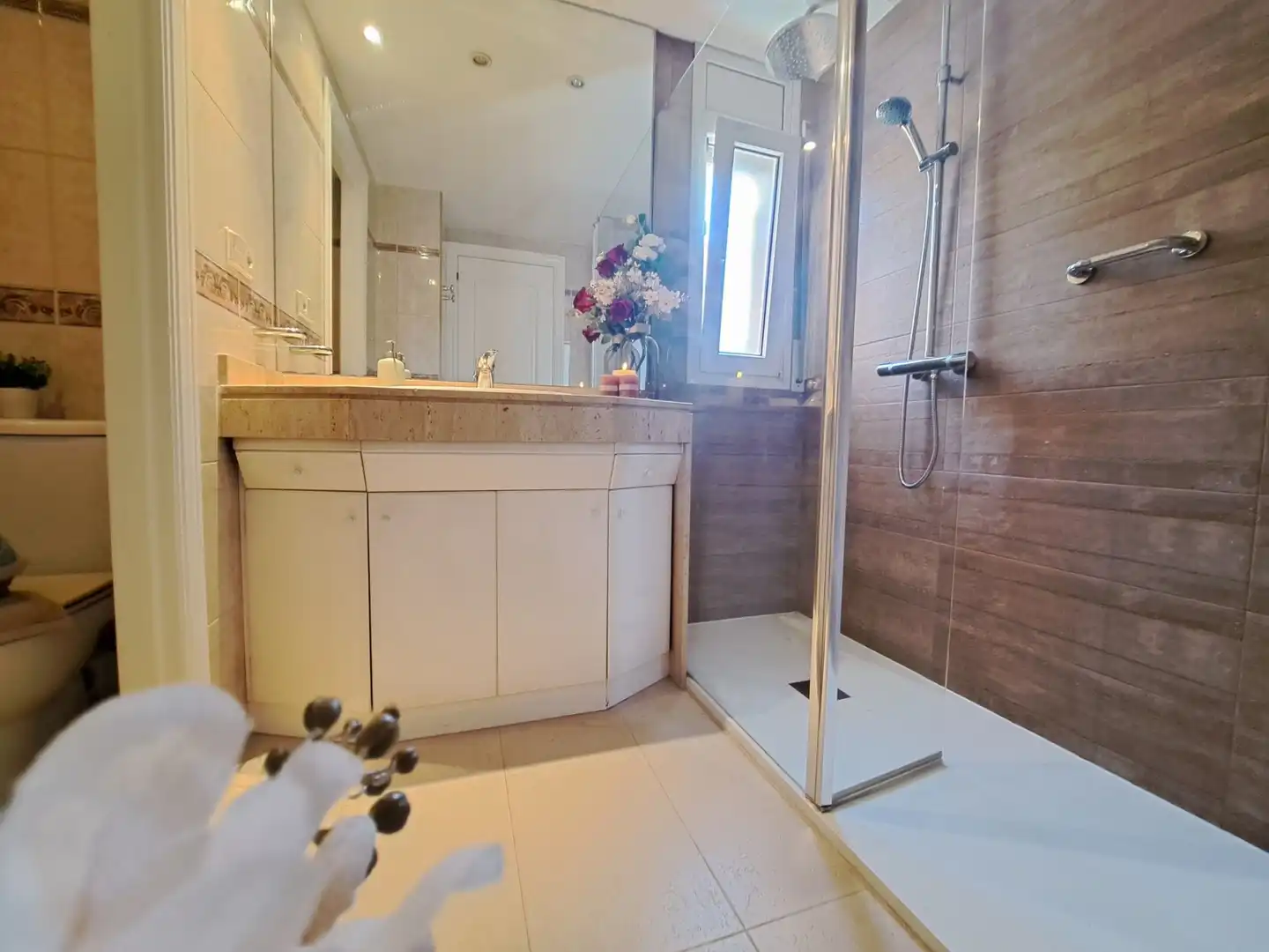 Badezimmer von Einfamilien-Reihenhaus zum Verkauf in Rubí mit Klimaanlage, Heizung und Terrasse