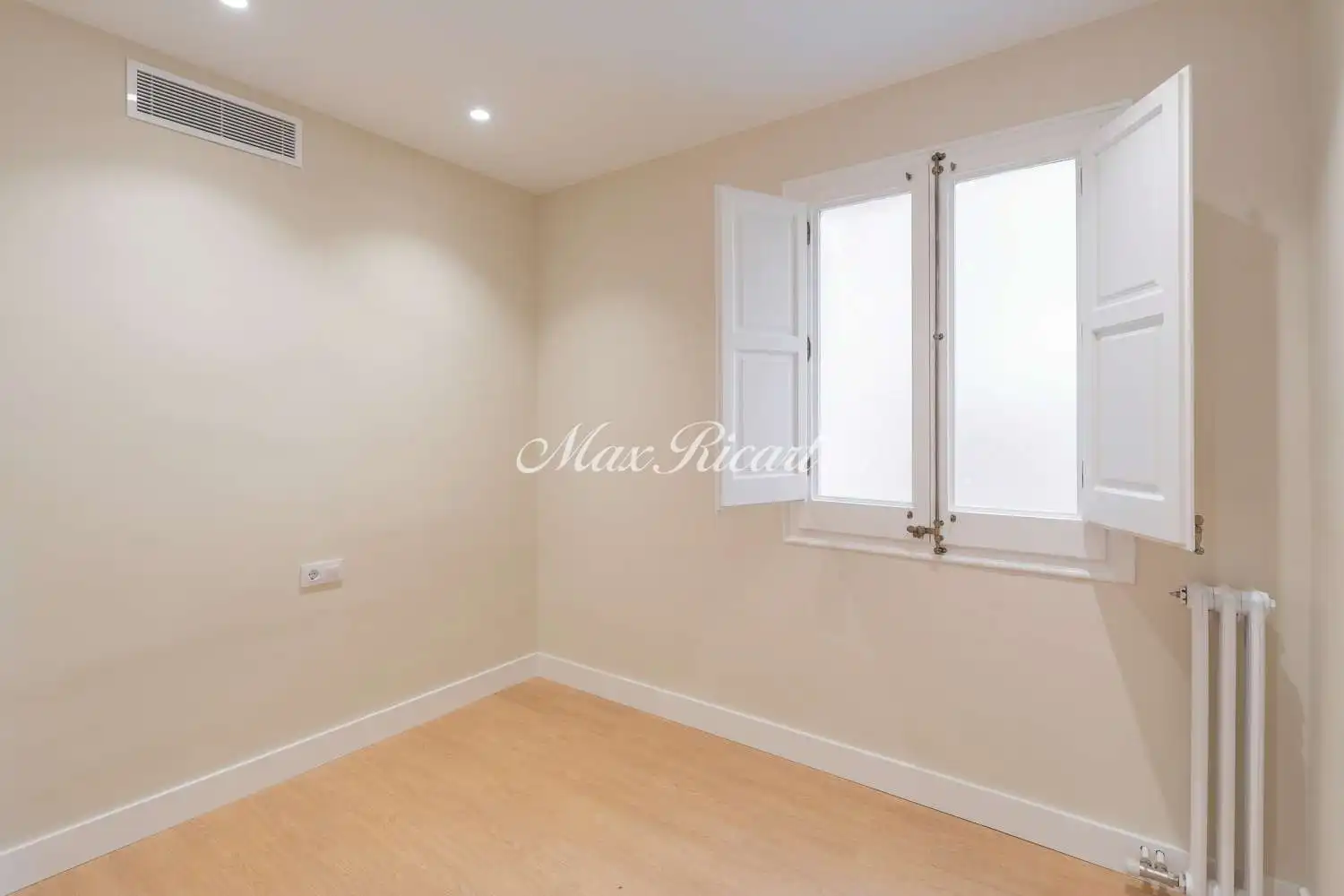 Bedroom of Flat for rent in Barcelona  with Air Conditioner, Heating and Terrace