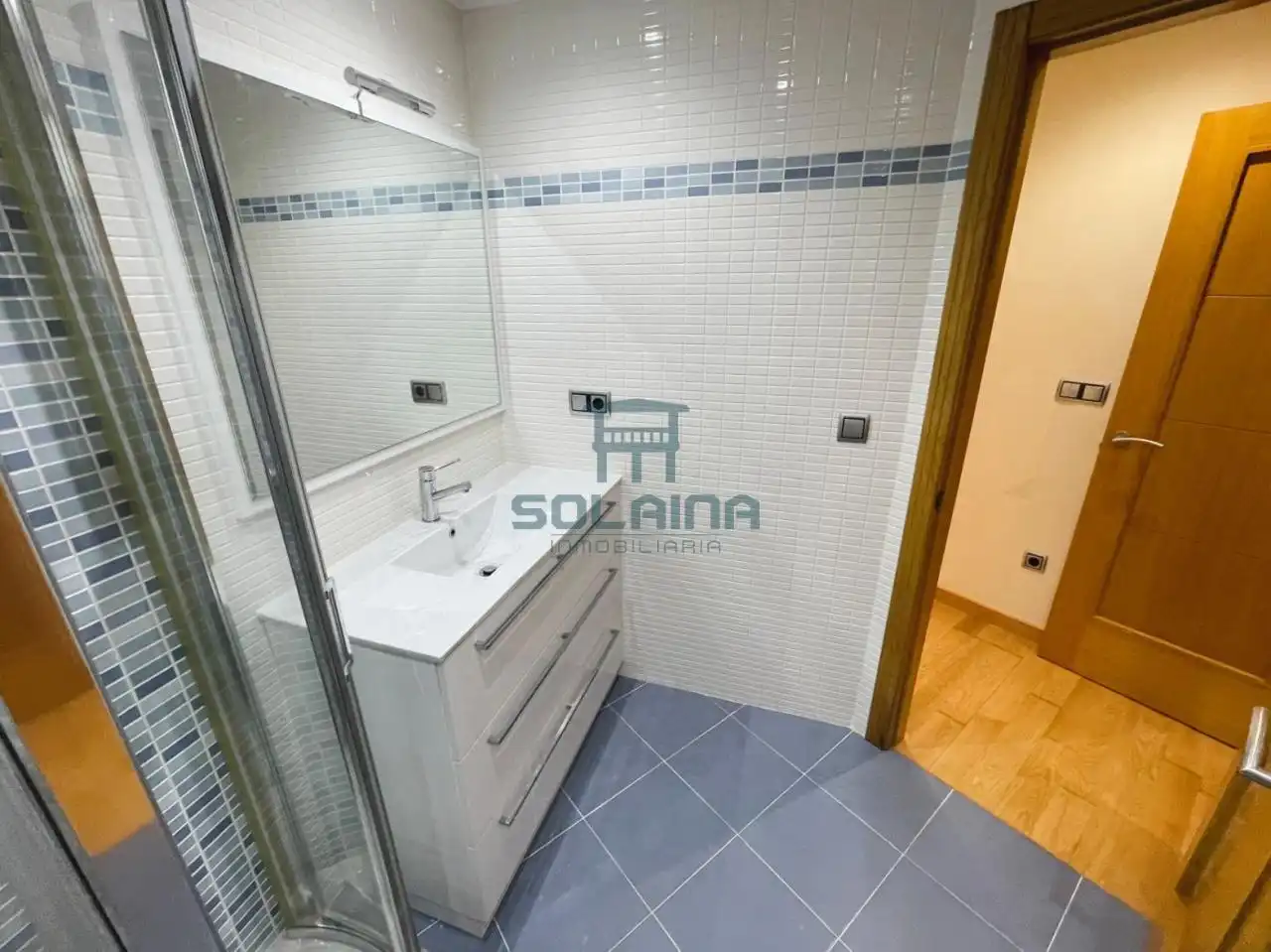 Bathroom of Flat for rent in Ourense Capital   with Heating
