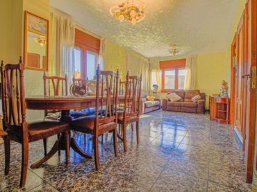 Casa bifamiliare con giardino in vendita a Carrer Carrer Tramuntana