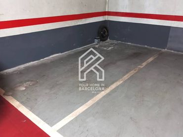 Aparcament amb ascensor en venda a Calle Sicilia
