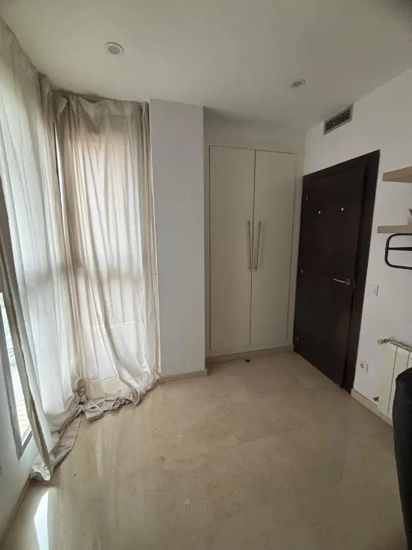 Schlafzimmer von Wohnung zur Miete in Valencia mit Klimaanlage, Heizung und Privatgarten