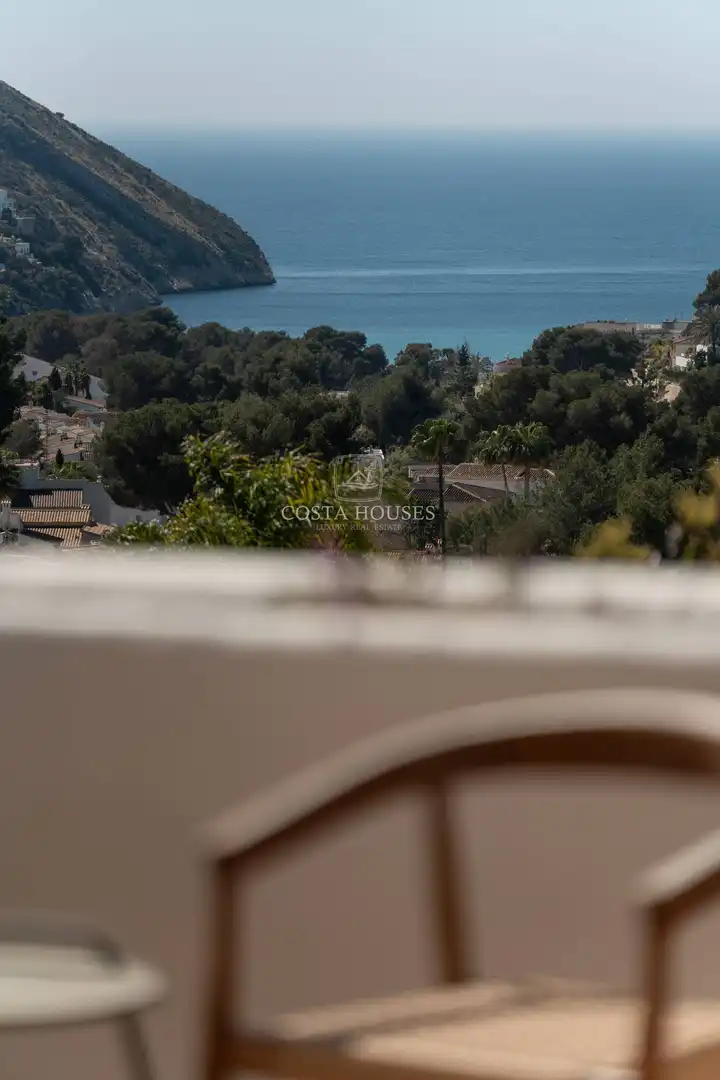 Vista exterior de Casa o xalet en venda en Moraira amb Aire condicionat, Calefacció i Jardí privat
