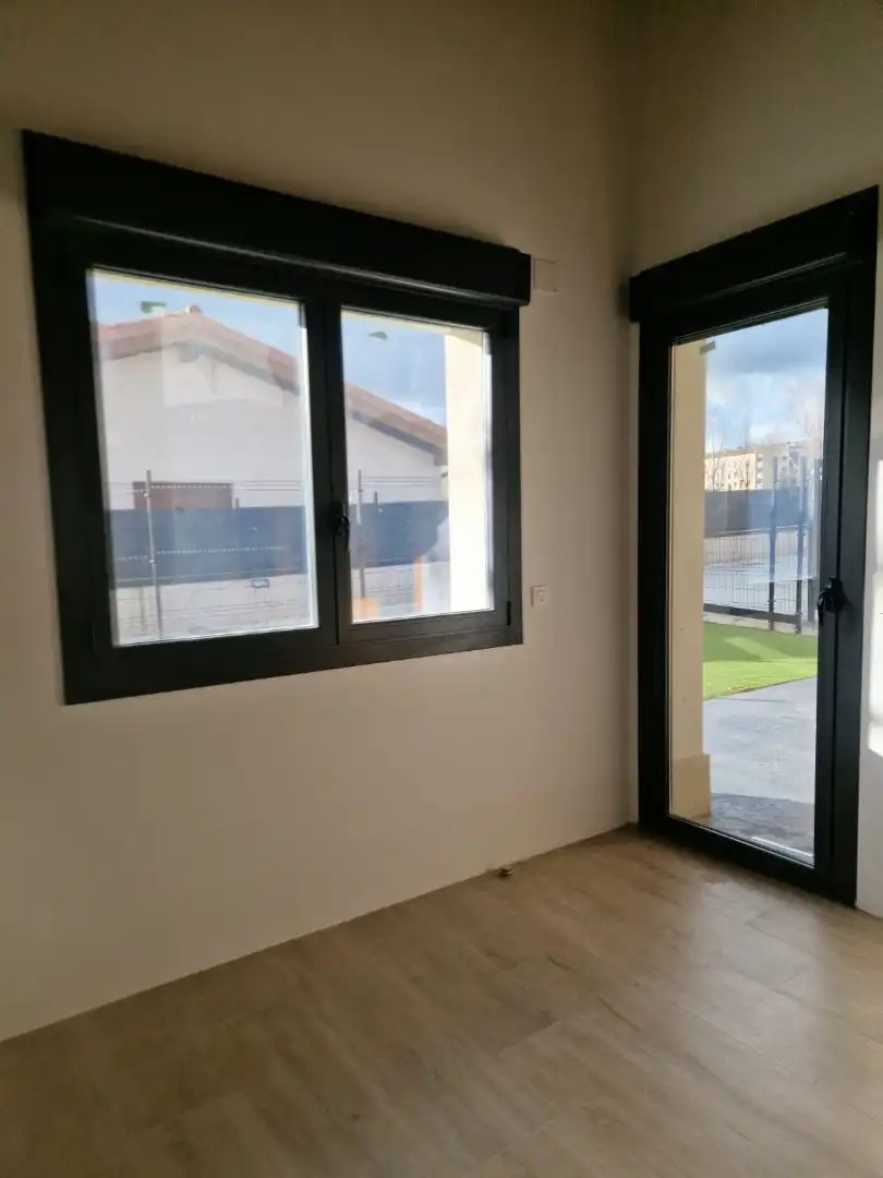Habitación de Casa o chalet en venta en Haro con Calefacción y Jardín privado