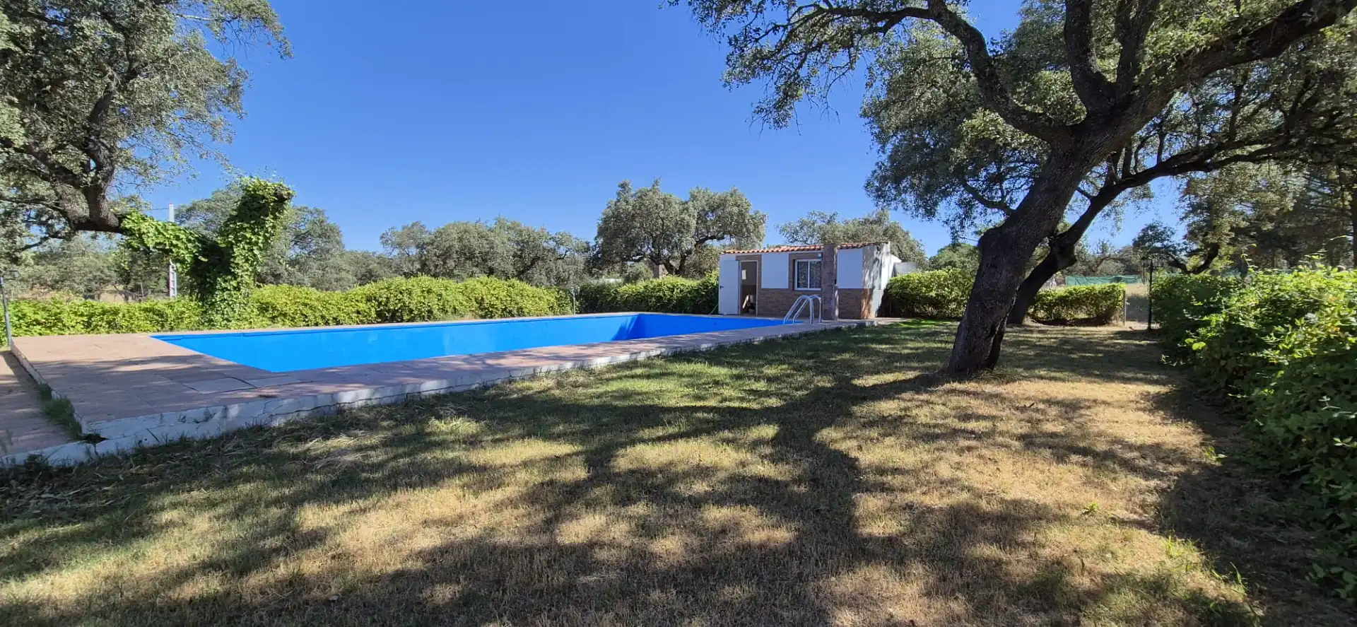 Schwimmbecken von Haus oder Chalet zum Verkauf in Badajoz mit Privatgarten, Terrasse und Abstellraum