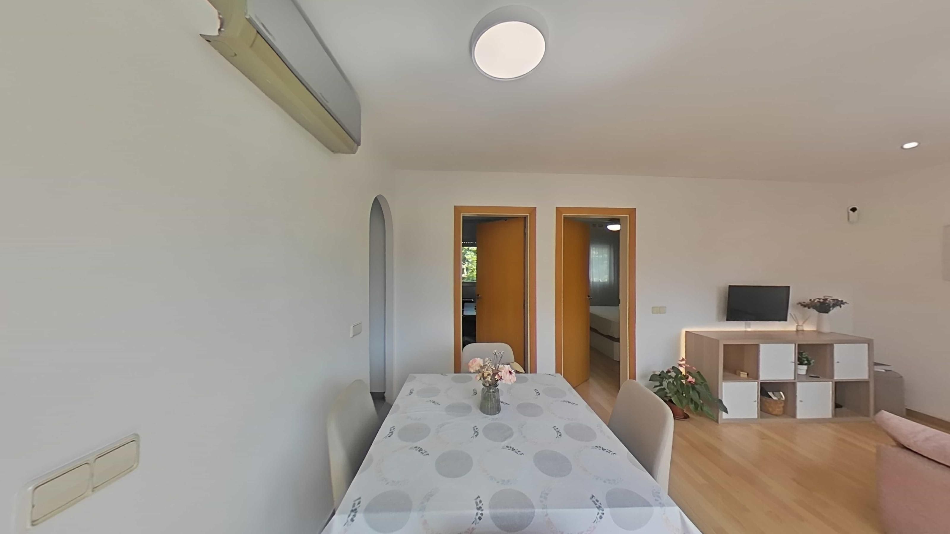 Dining room of Flat for sale in Sabadell  with Air Conditioner, Heating and Parquet flooring