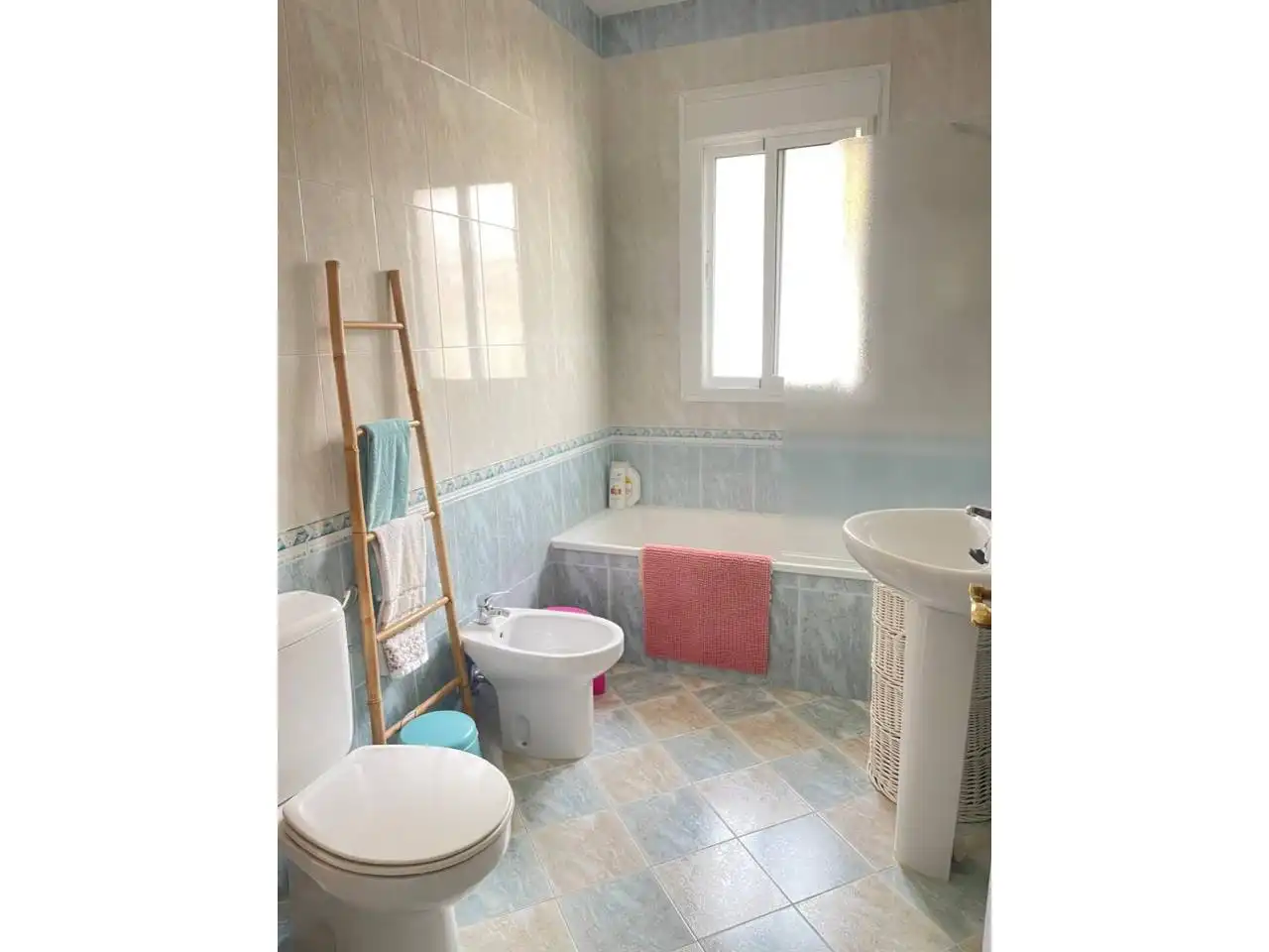 Bany de Casa o xalet en venda en Chiclana de la Frontera amb Aire condicionat, Jardí privat i Piscina
