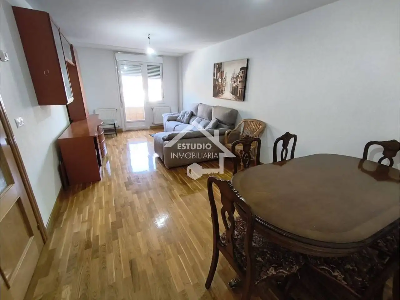Sala de estar de Casa adosada en venta en Mendavia con Calefacción, Jardín privado y Parquet