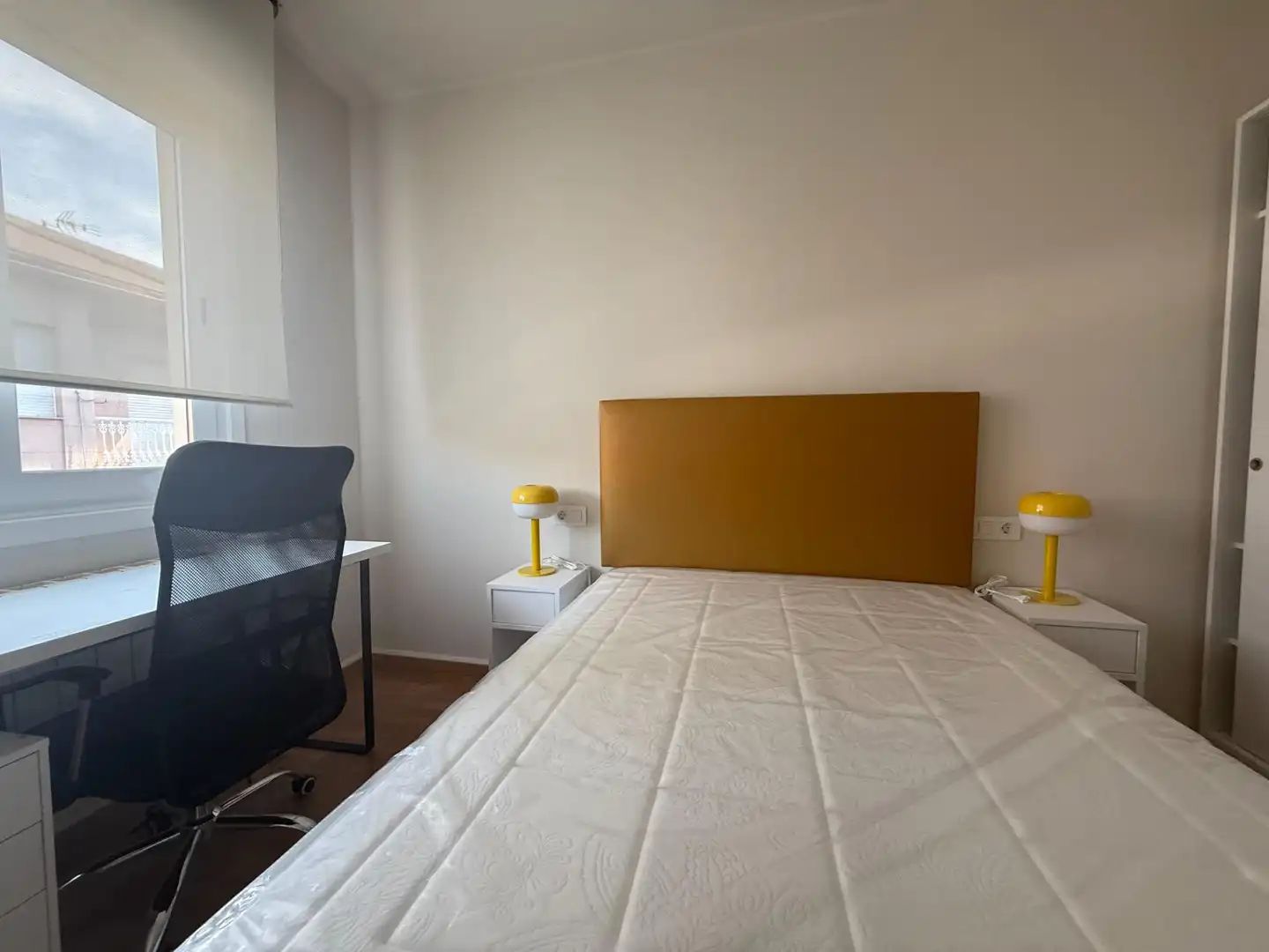 Schlafzimmer von Wohnung zur Miete in Ourense Capital  mit Heizung und Balkon