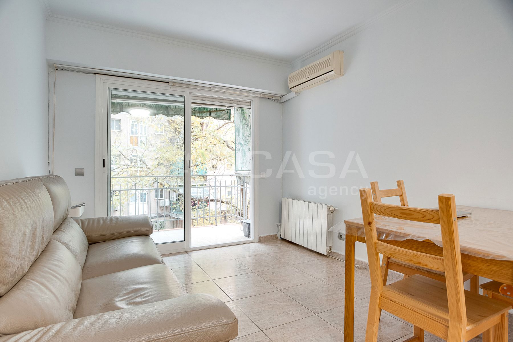 Sala d'estar de Pis en venda en Sant Adrià de Besòs amb Balcó