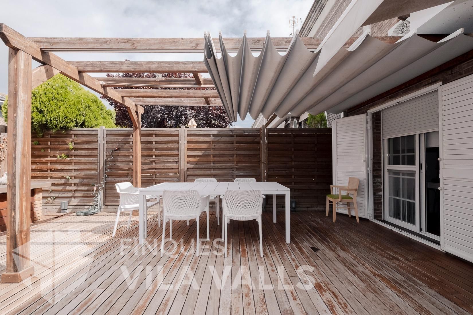 Terraza de Casa adosada en venta en Palau-solità i Plegamans con Aire acondicionado y Calefacción