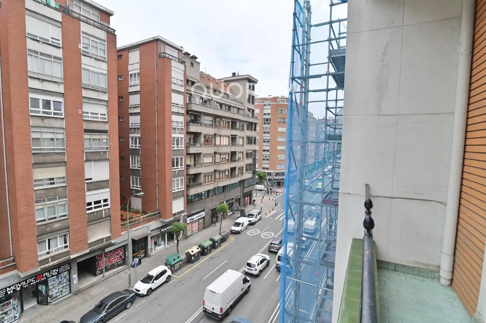 Außenansicht von Wohnung zum Verkauf in Bilbao  mit Heizung, Terrasse und Balkon
