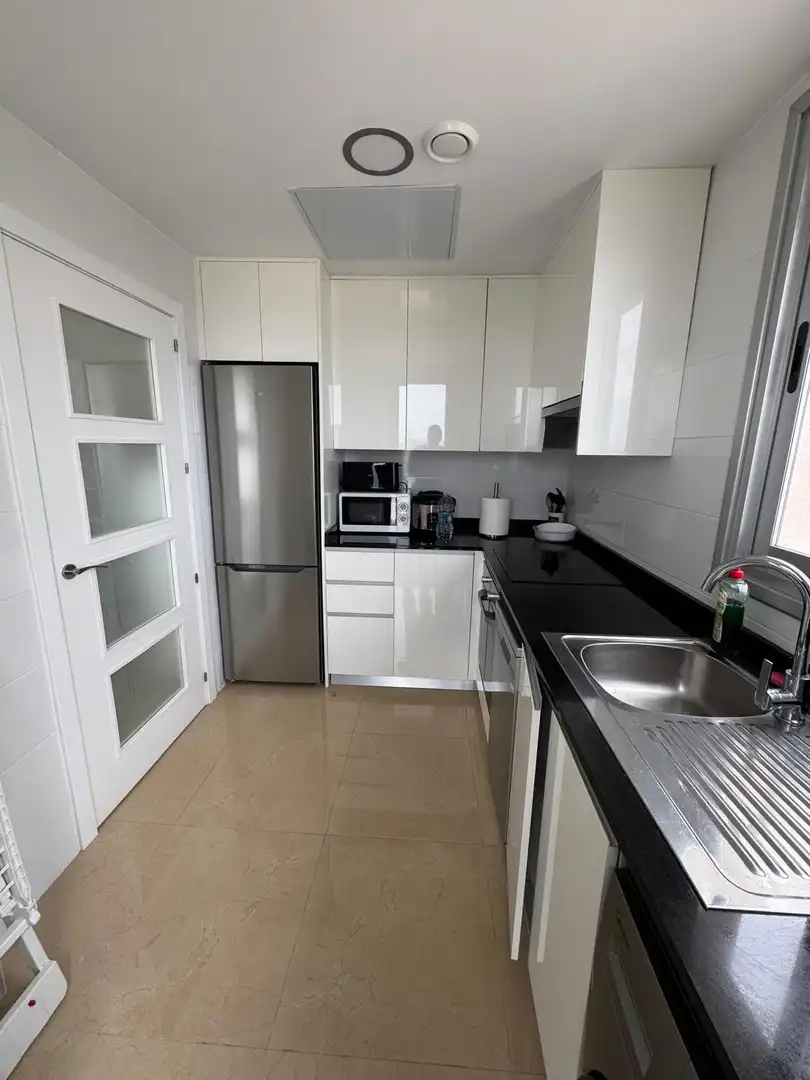 Apartament amb terrassa en venda a Calle Edificio Ciudad Jardín, imagen 4