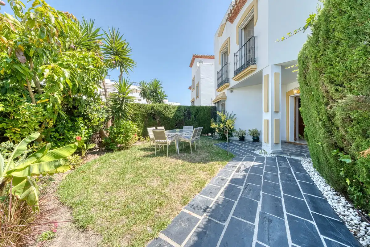 Jardín de Casa adosada en venta en Estepona con Jardín privado, Terraza y Piscina comunitaria
