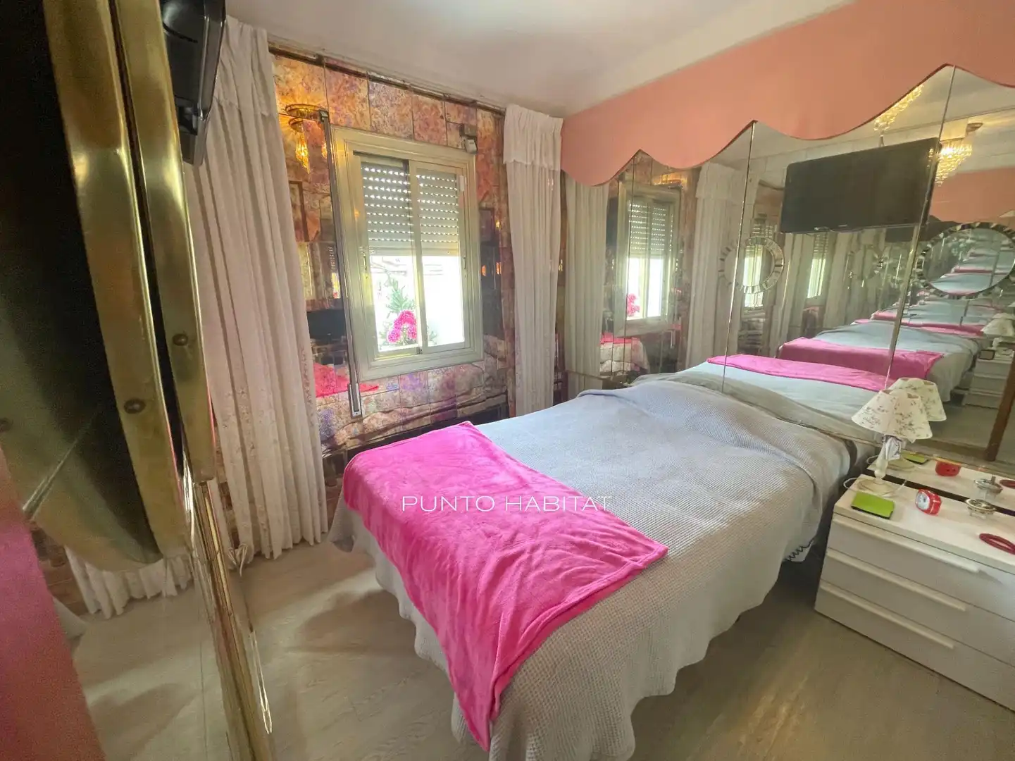 Schlafzimmer von Dachboden zum Verkauf in Barcelona mit Terrasse