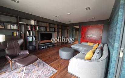 Living room of Flat for sale in  Barcelona Capital  with Air Conditioner, Terrace and Swimming Pool