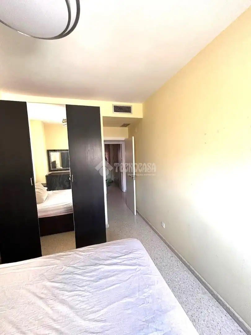 Bedroom of Flat for sale in Sevilla  with Air Conditioner