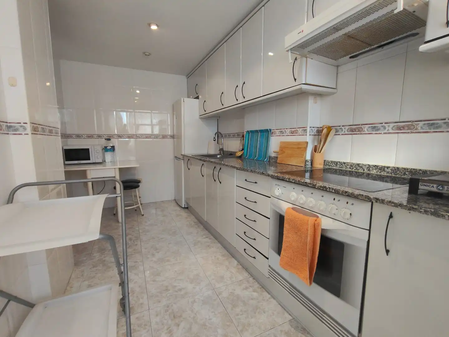 Cocina de Apartamento en venta en Gandia con Aire acondicionado, Terraza y Amueblado