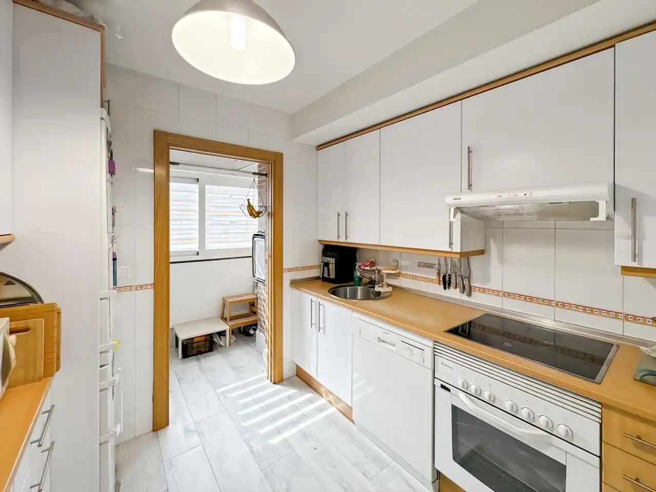Kitchen of Flat for sale in Madrid  with Air Conditioner, Heating and Community pool