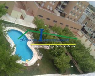 Piscina de Apartament de lloguer en Mérida amb Aire condicionat, Calefacció i Terrassa