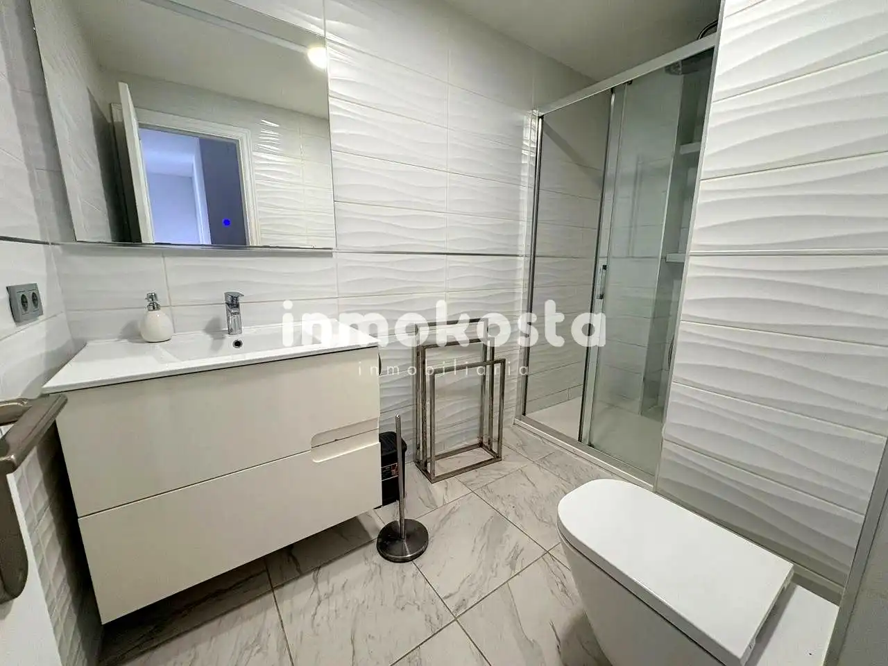 Bathroom of Detached homes for sale in L'Alfàs del Pi  with Air Conditioner, Heating and Private garden