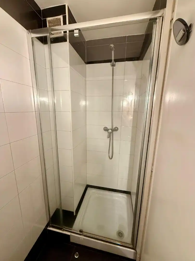 Bany de Pis en venda en Madrid amb Aire condicionat, Calefacció i Terrassa