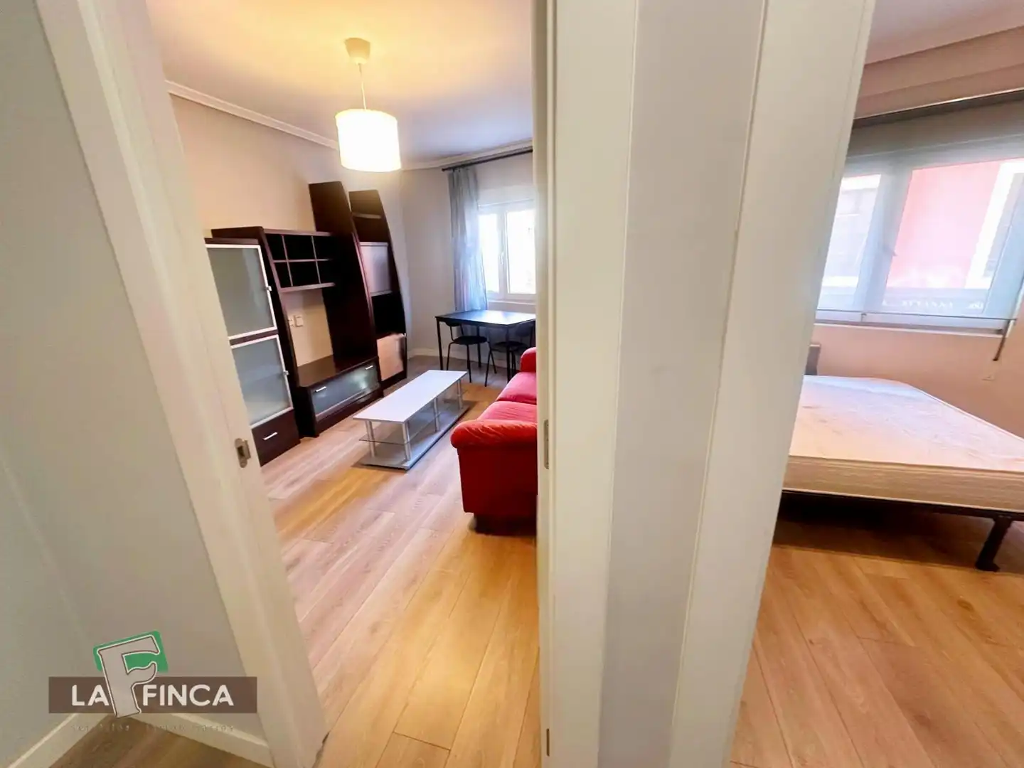 Habitación de Piso en venta en Oviedo  con Calefacción y Trastero