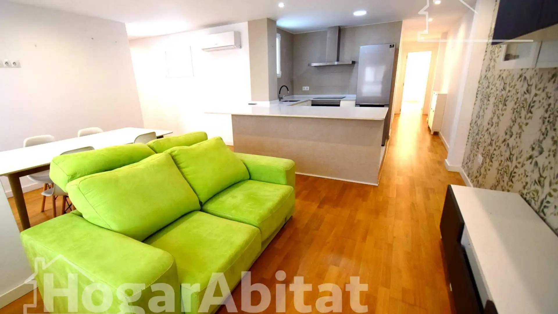 Sala de estar de Piso en venta en  Valencia Capital con Aire acondicionado, Parquet y Balcón