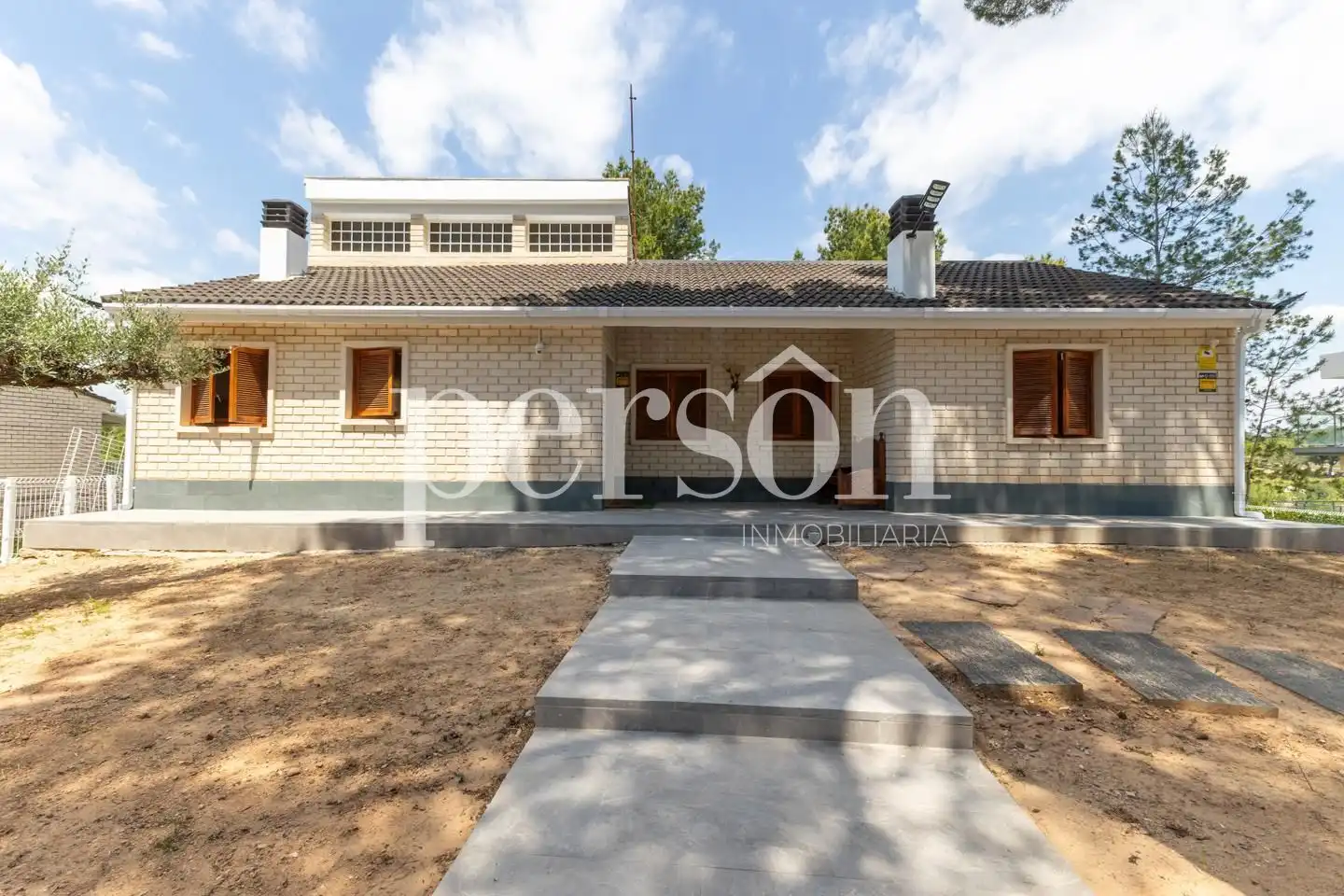 Exterior view of Houses for rent in Chiva  with Air Conditioner, Private garden and Terrace