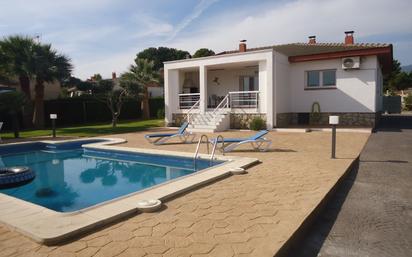 Piscina de Casa o xalet en venda en L'Ametlla de Mar  amb Aire condicionat, Jardí privat i Terrassa