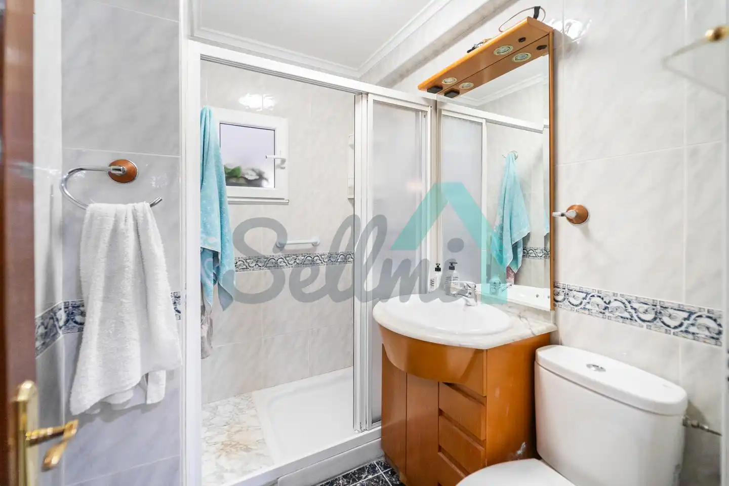 Baño de Planta baja en venta en Aller con Calefacción, Trastero y Amueblado