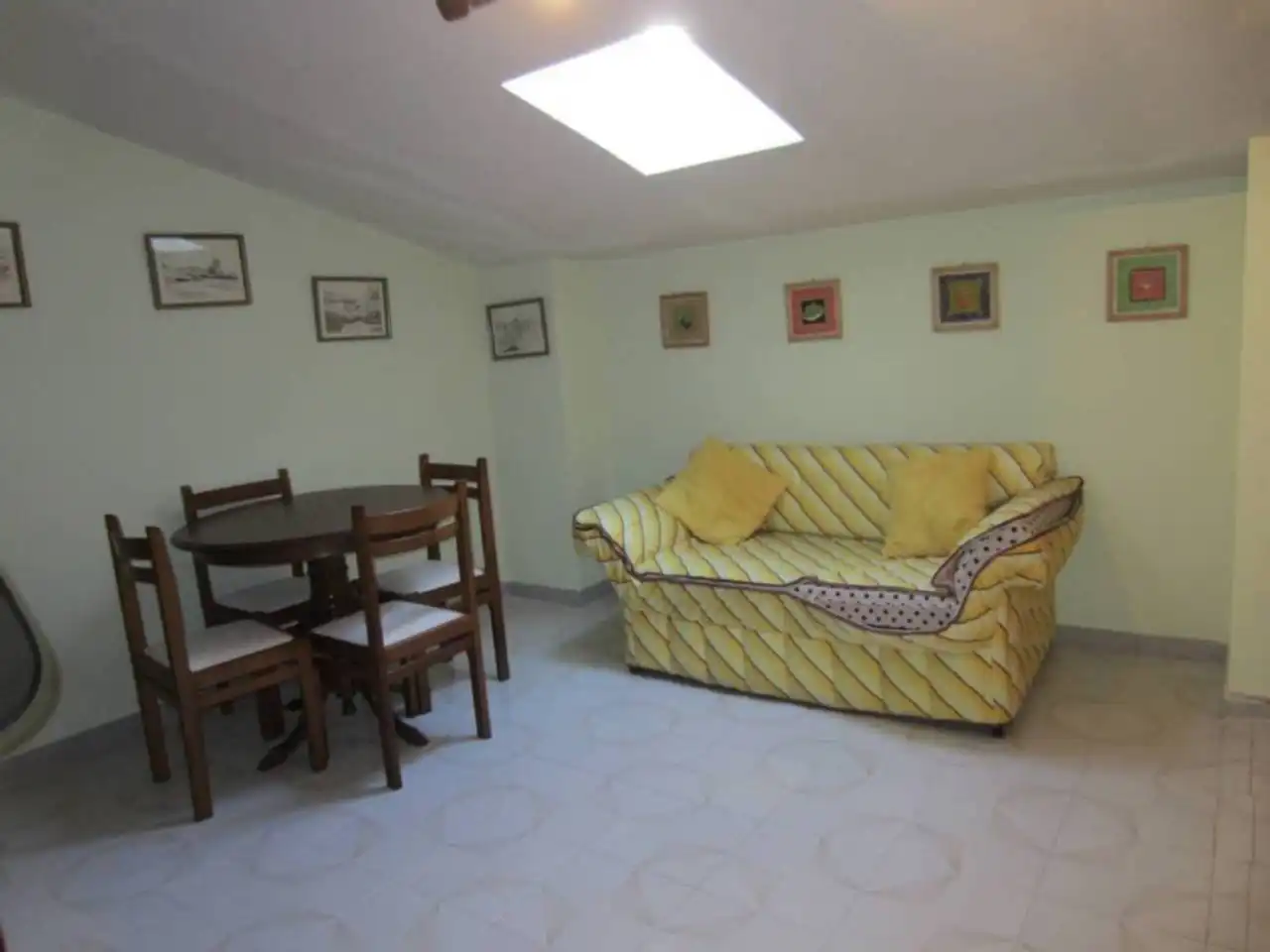Sala d'estar de Apartament en venda en Ciudad Rodrigo amb Calefacció i Moblat