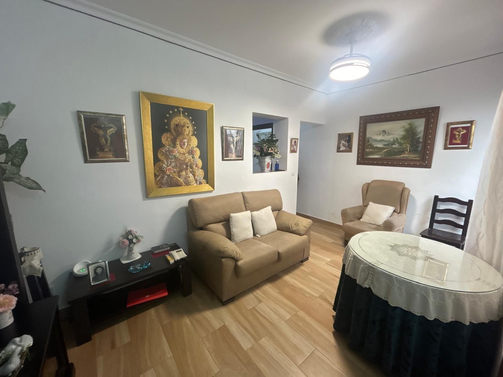 Sala d'estar de Casa o xalet en venda en Los Palacios y Villafranca