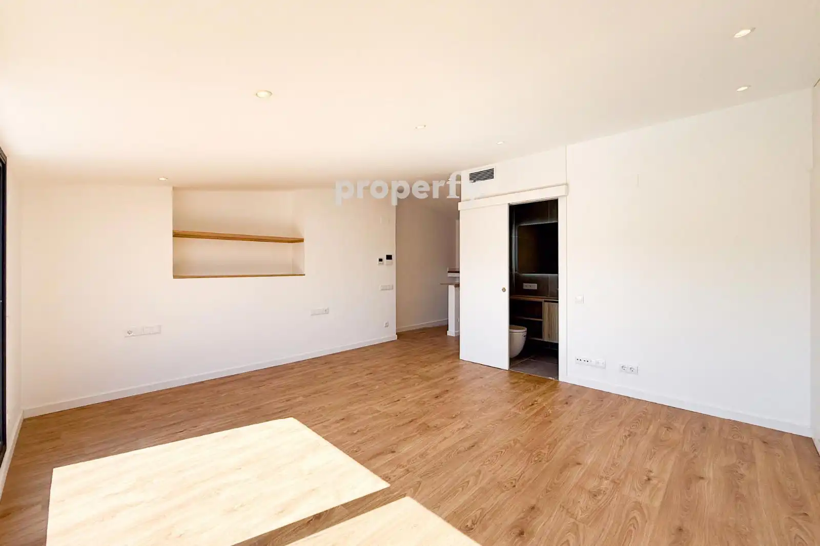 Schlafzimmer von Maisonette zum Verkauf in Badalona mit Klimaanlage, Heizung und Parkett