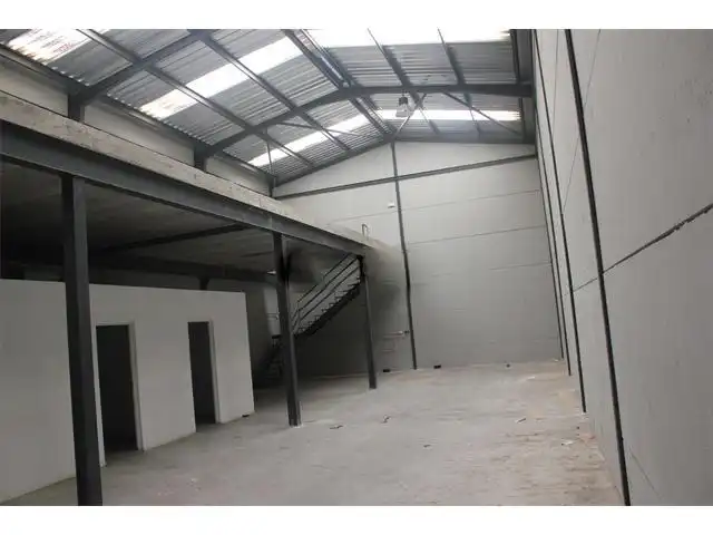 Nave industrial de alquiler en Quart de Poblet