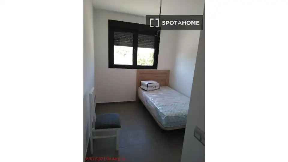 Dormitori de Apartament per a compartir en Málaga amb Aire condicionat, Terrassa i Moblat