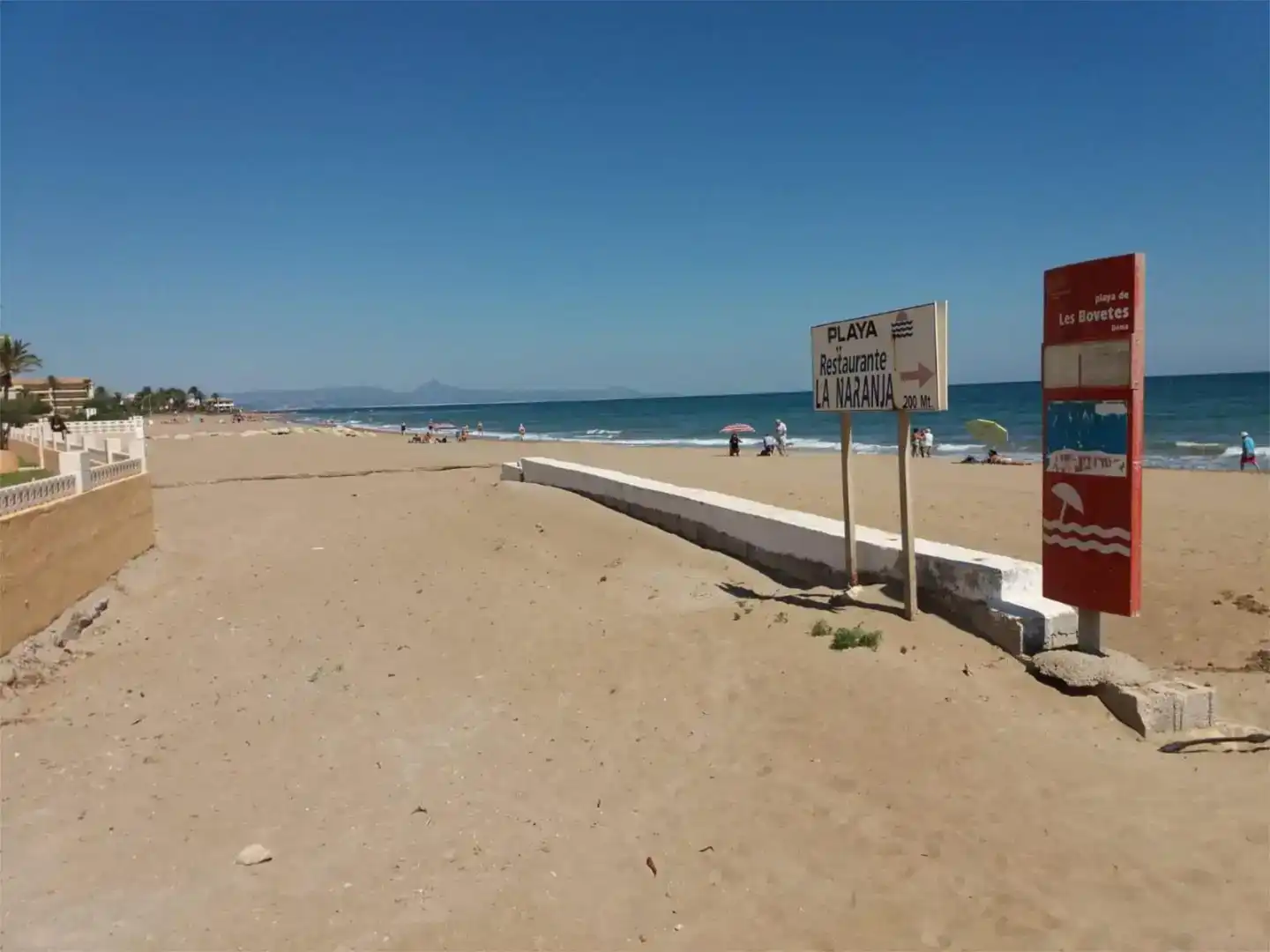 Vista exterior de Apartament de lloguer en Dénia amb Aire condicionat, Jardí privat i Piscina