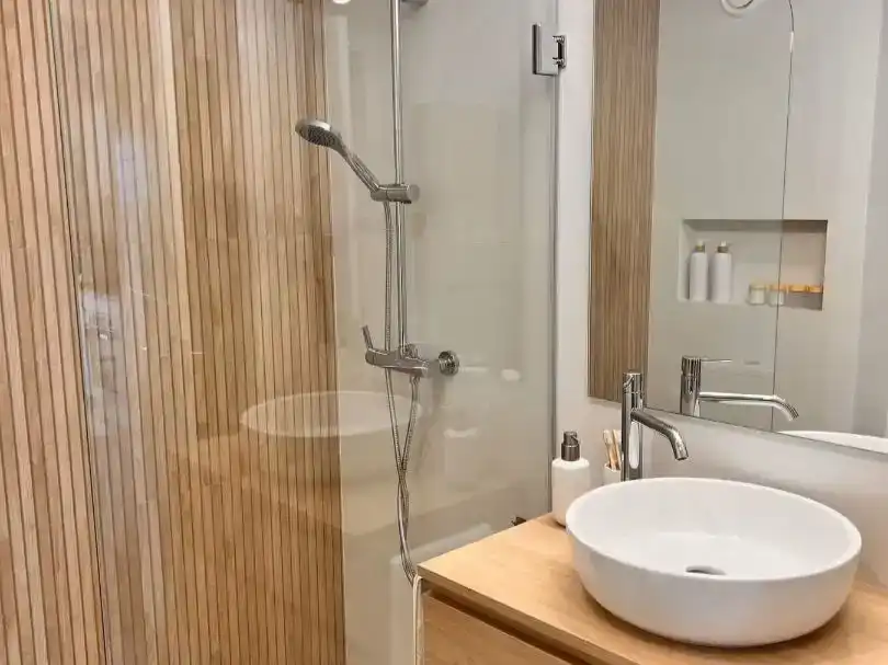 Bany de Àtic de lloguer en El Vendrell amb Aire condicionat, Parquet i Piscina