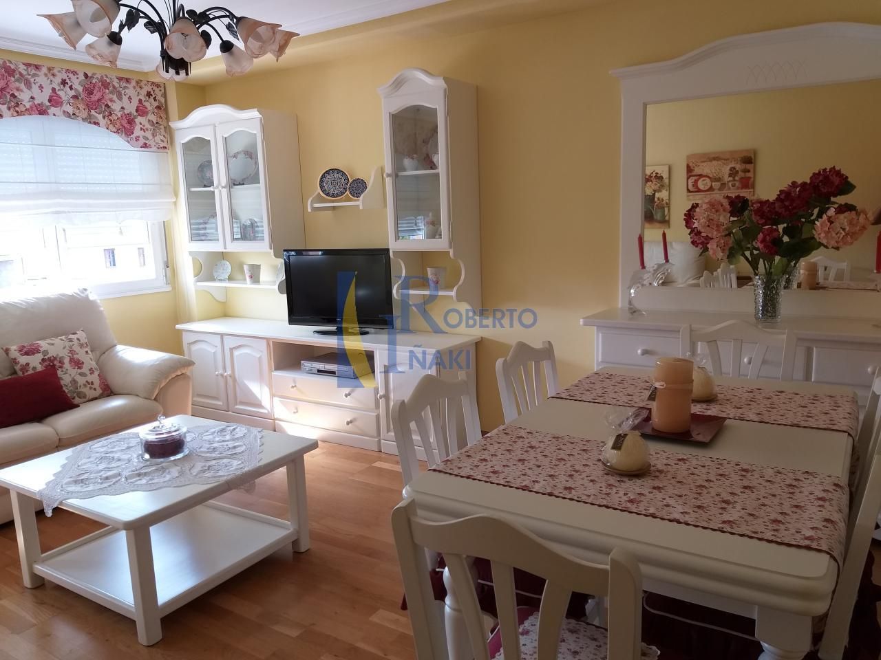 Living room of Flat for sale in Valencia de Don Juan  with Heating, Parquet flooring and Storage room