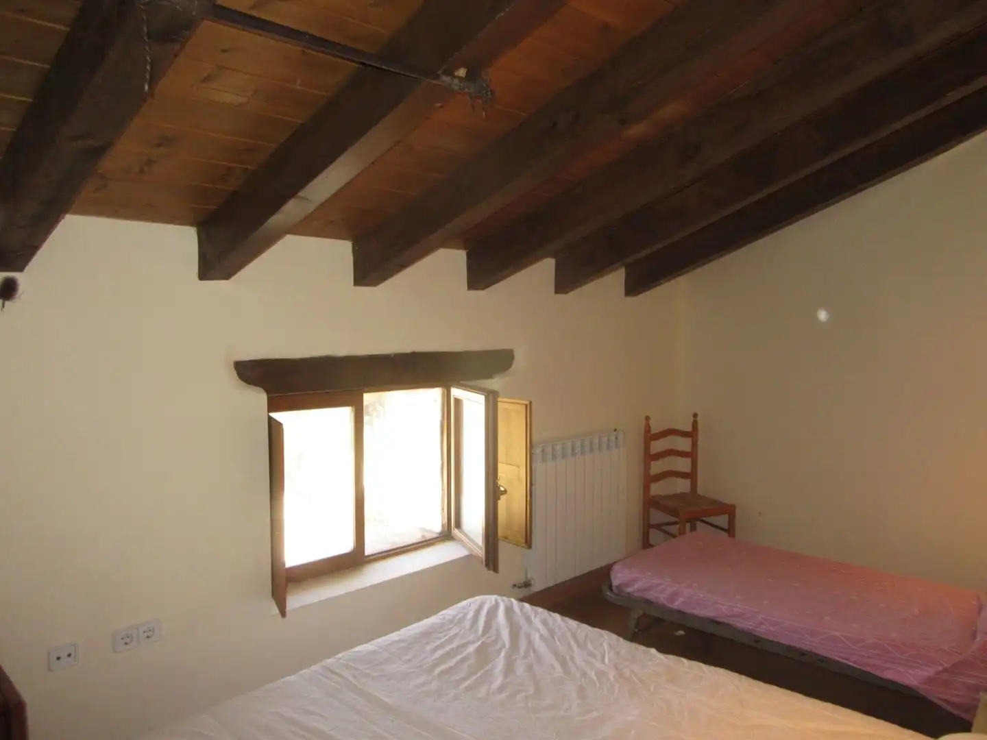 Dormitori de Casa o xalet en venda en Canal de Berdún amb Jardí privat i Traster