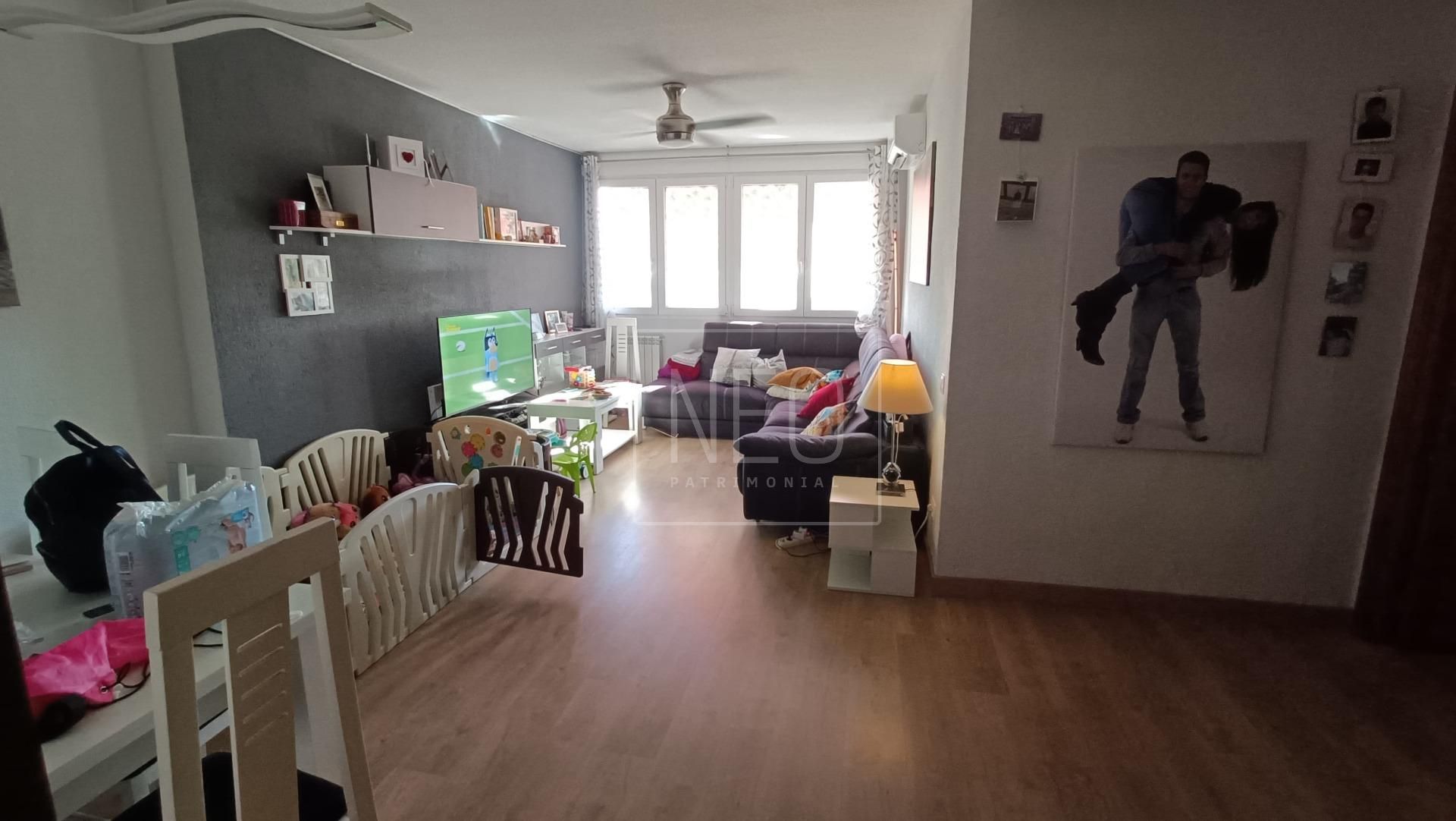 Living room of Attic for sale in  Madrid Capital  with Air Conditioner, Private garden and Terrace