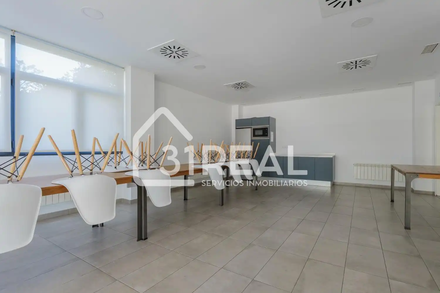 Wohnung zum Verkauf in Madrid mit Heizung, Privatgarten und Gemeinschaftspool