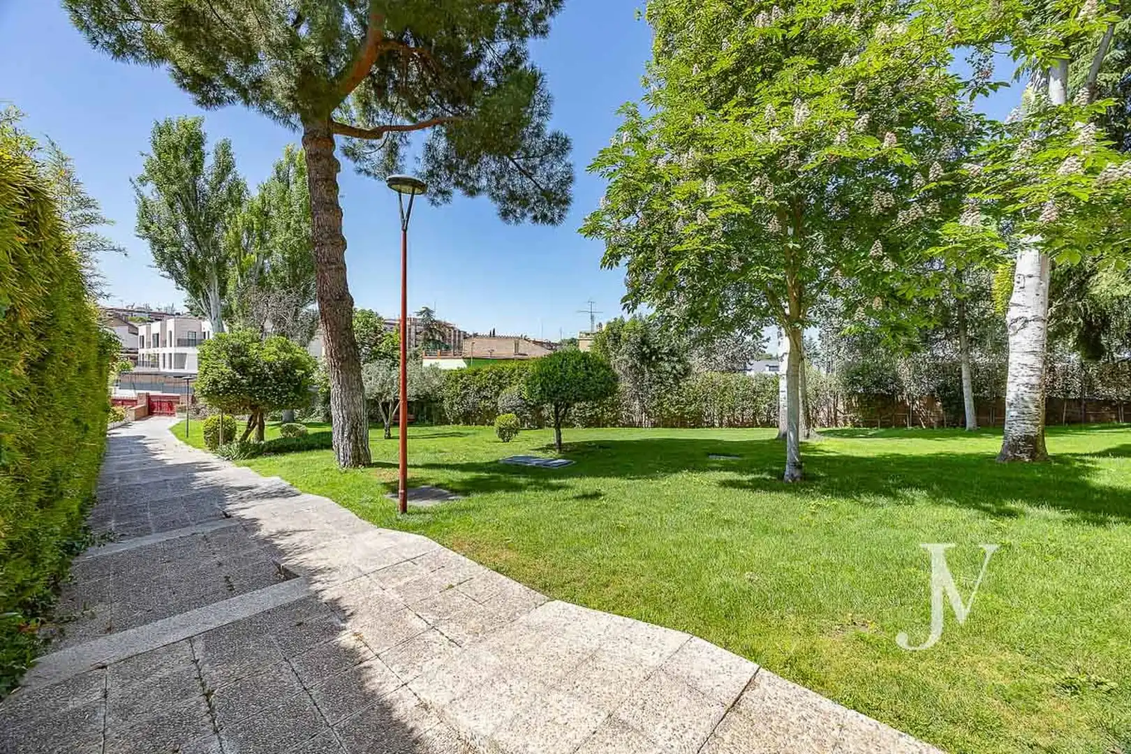 Jardí de Pis en venda en Madrid amb Aire condicionat, Calefacció i Terrassa