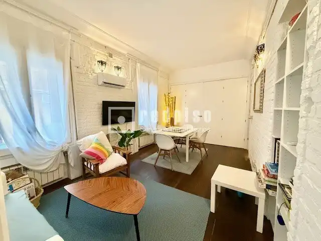 Sala de estar de Piso de alquiler en Madrid con Aire acondicionado, Calefacción y Jardín privado