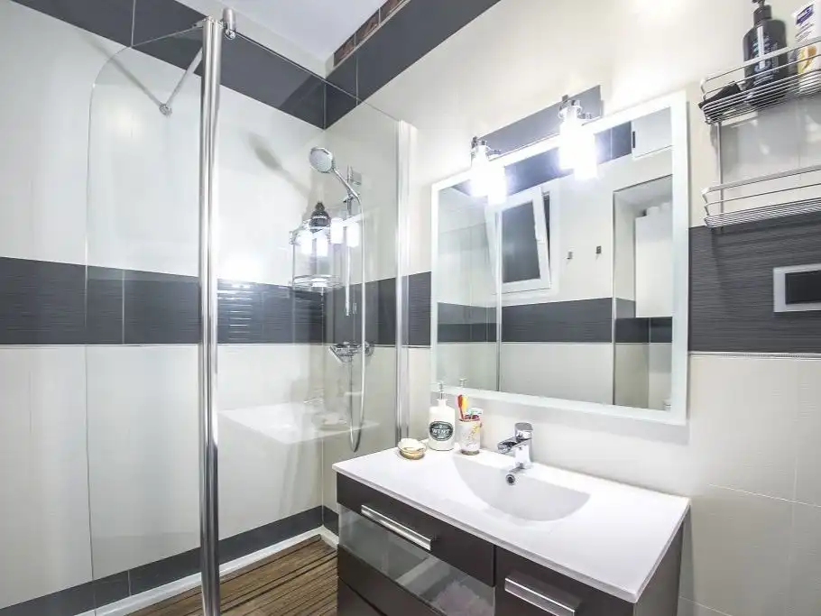 Baño de Apartamento de alquiler en Lloret de Mar con Aire acondicionado, Parquet y Trastero