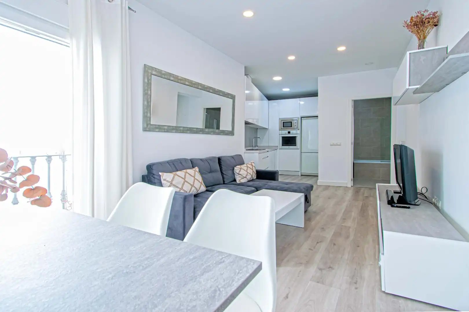 Sala de estar de Piso en venta en Sevilla con Aire acondicionado, Calefacción y Balcón